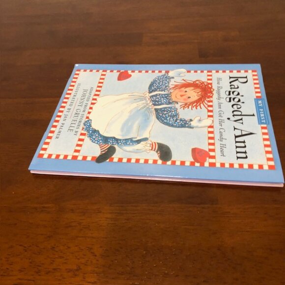 How Raggedy Ann Got Her Candy Heart Vintage Book - Picture 5 of 11